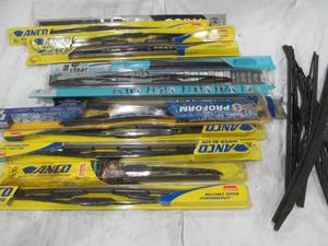 lot 183 image: windshield wiper blades