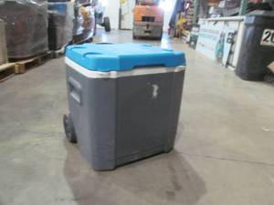 lot 200 image: igloo coolers