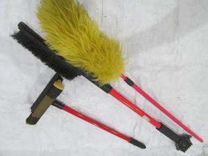 lot 269 image: car cleaning supplies