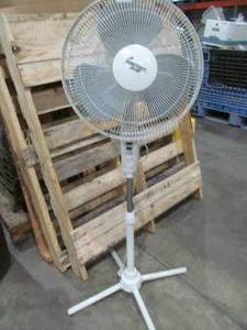 lot 270 image: comfort zone floor fan