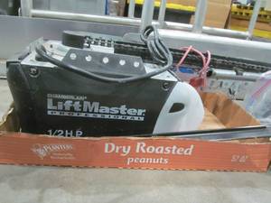 lot 277 image: Chamberlain lift master
