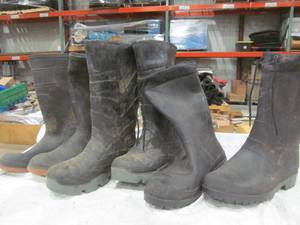 lot 307 image: rubber boots