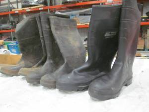 lot 311 image: rubber boots