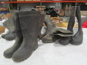 lot 314 image: rubber boots