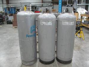 lot 320 image: Lp tanks