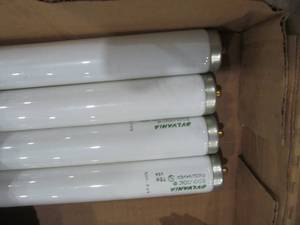 lot 323 image: Sylvania lights