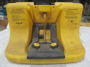 lot 335 image: Bradley eyewash station