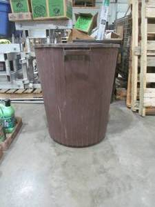 lot 372 image: trash can