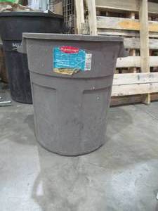 lot 373 image: trash can