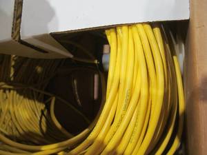 lot 385 image: electronic cable