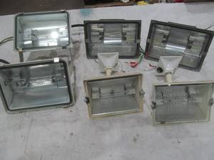 lot 407 image: halogen security lights