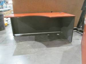 lot 427 image: office desk