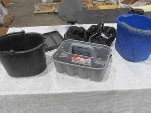 lot 428 image: cleaning buckets, organizer