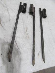 lot 435 image: flag pole spikes