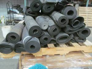 lot 437 image: rubber mats