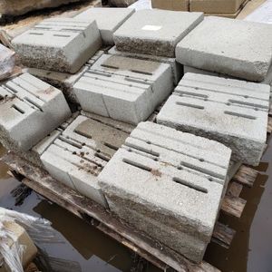 lot 34 image: Concrete Wall Block