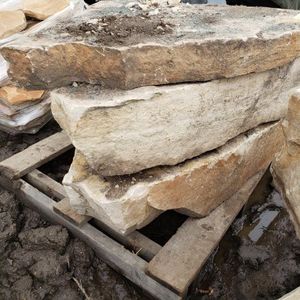 lot 109 image: Sandstone Outcroppings