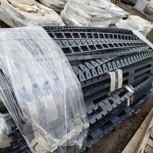 lot 143 image: Paver Edging & Spacers