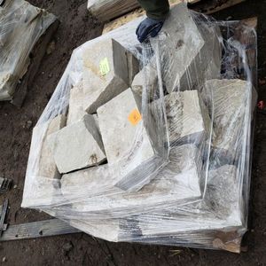 lot 140 image: Natural Chilton Wall Stone