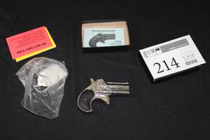 lot 214 image: Davis Industries D-38 Cal 38 SPL Derringer Pistol