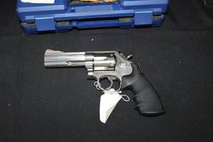 lot 243 image: Smith & Wesson .357 Magnum Revolver