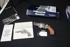 lot 245 image: Smith & Wesson 19-5 .357 Combat Magnum Revolver