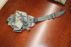 lot 269 image: Camo Leg Gun Holster