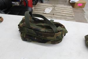 lot 275 image: Camo Carry Bag
