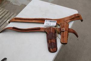 lot 281 image: Lot of (2) Bianchi Leather Belt Gun Holsters 38