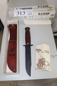 lot 313 image: Ka-Bar USMC Fighting Knife with Sheath