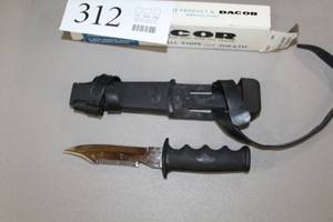 lot 312 image: Pacor Small Knife with Sheath