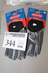 lot 344 image: Lot of (2) Ronstat Sticky Race Gloves