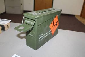 lot 285 image: U.S. Army Small Arms Ammo Case