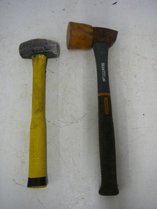 lot 63 image: Hammers 1- Bostitch Graphite, 1 - Stanley