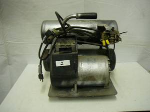 lot 2 image: Campbell Hausfeld 1Hp Air Compressor