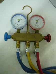 lot 18 image: AC Manifold Set Refco