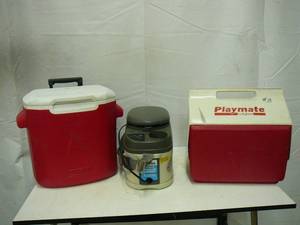 lot 20 image: Coolers 1  12 Volt DC Travel Cooler