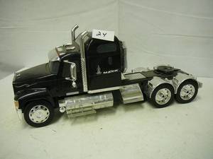 lot 24 image: Mack Tractor Missing Battery 20 Long