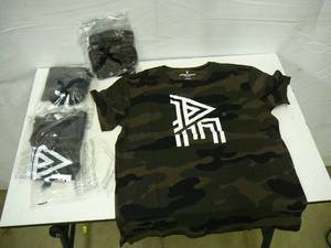 lot 94 image: American Eagle Outfitters T Shirts 4 New MMM