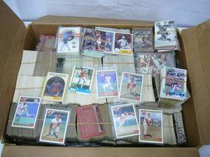 lot 113 image: Collector Cards Football, Baseball, Basket Ball 35lbs