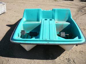 lot 135 image: Paddle Boat