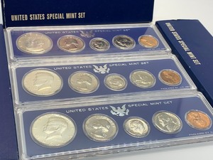 lot 69 image: (3) United States Special Mint Sets