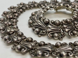 lot 88 image: Stunning Sterling Silver Necklace and Matching Bracelet