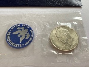 lot 135 image: Blue Ike - 1971 Eisenhower Uncirculated Silver Dollar