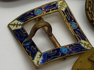 lot 178 image: Vintage Buttons and Buckles