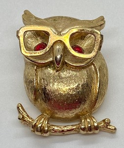 lot 179 image: Vintage Sarah Coventry Owl Brooch Pin Professor Owl Moveable Glasses