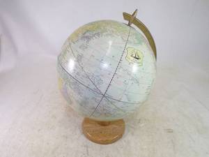 lot 16 image: Vintage Globe