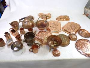 lot 18 image: Copper Dcor Lot