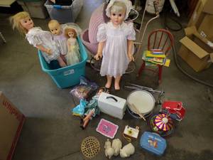 lot 24 image: Antique Toy Lot