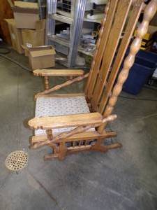 lot 28 image: Antique Rocking Chair